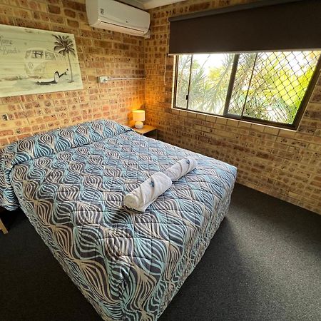 Golden Beach Motor Inn, Caloundra Buitenkant foto